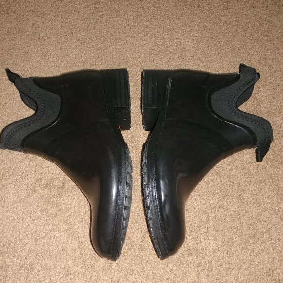 Nine West: DEVIN Black Shiny Rain Booties - Women's Size 9M - Picture 8 of 12